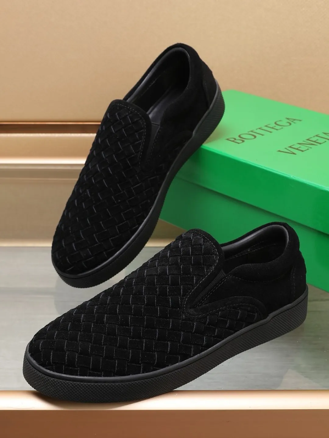 Men's men's shoes 💰Men's shoes 💰440💰🔥[BV] series of top purchasing agents 🔍Imported first-layer cowhide woven surface, cowhide foot pads lining environmentally friendly ♻️Does not fade, 💪Sole: Rubber combination original factory special original outsole ⚠Original and single goods 🔍🔍You can come in and out at will, welcome to compare ⚠Number of sizes: 38-44